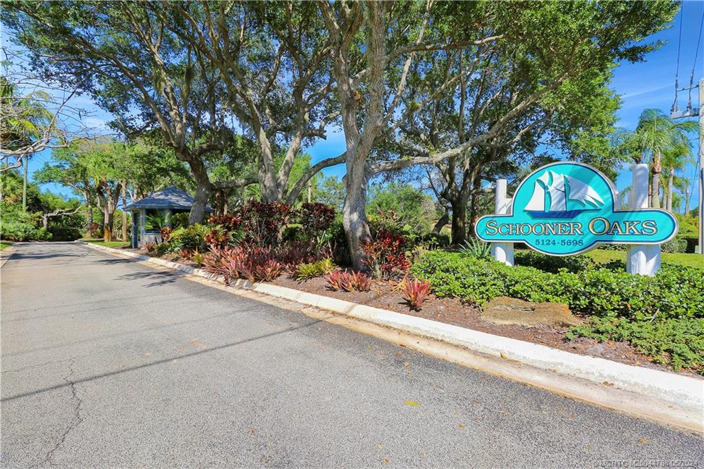 5662 SE Schooner Oaks Way