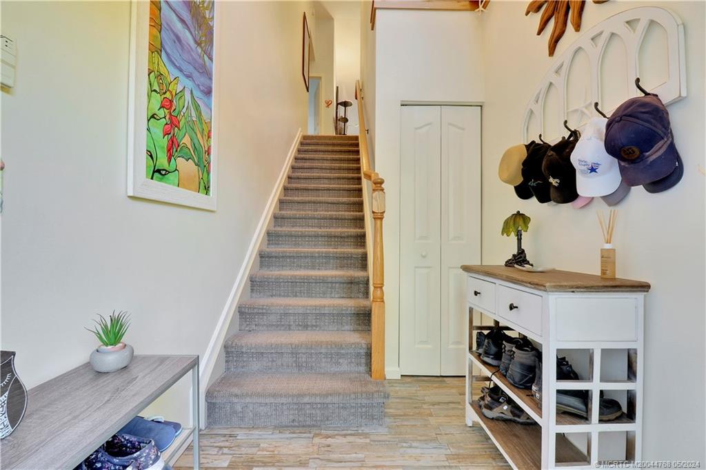 5662 SE Schooner Oaks Way