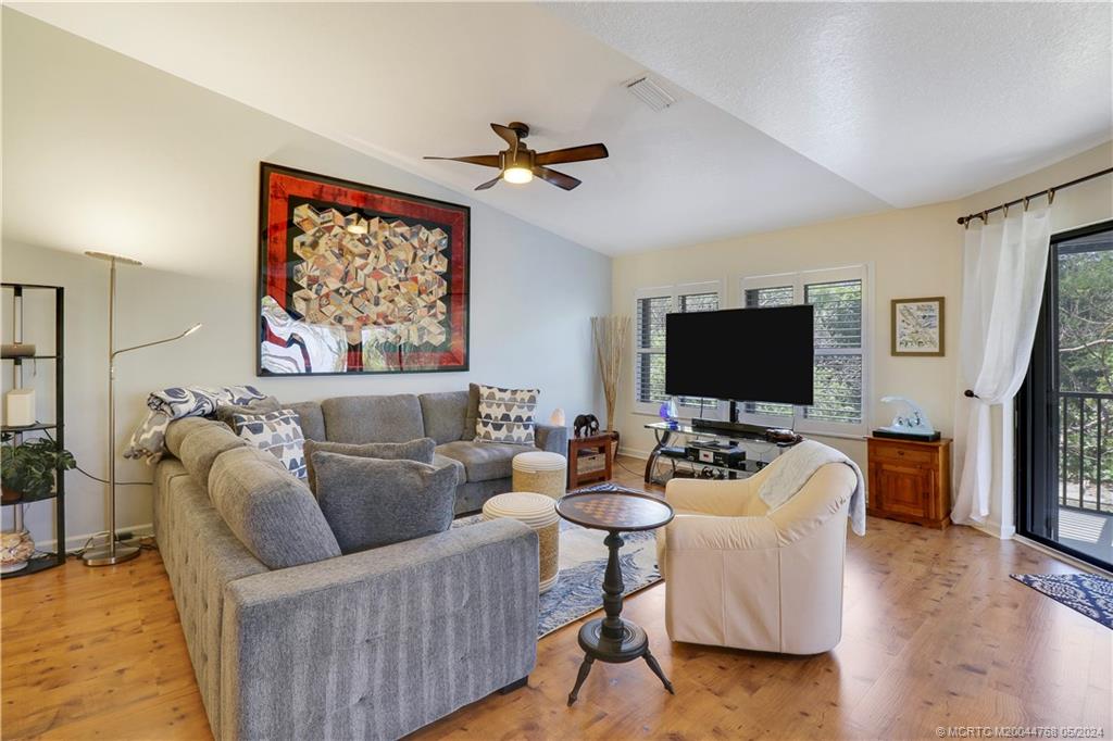 5662 SE Schooner Oaks Way