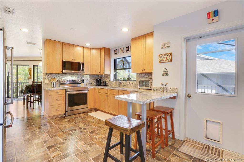 5662 SE Schooner Oaks Way