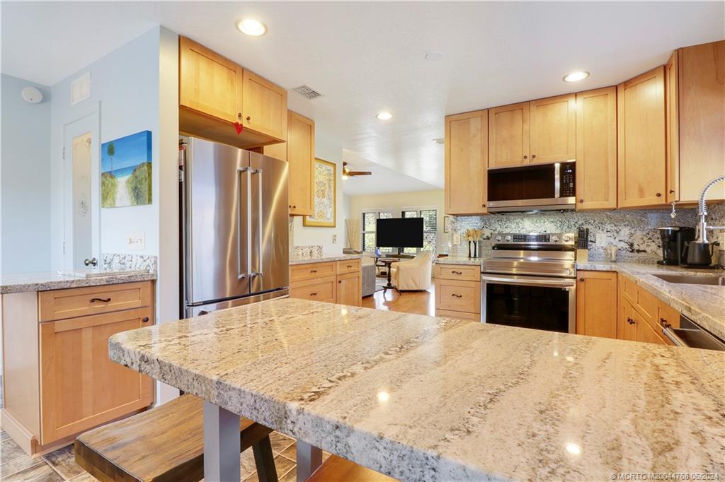 5662 SE Schooner Oaks Way