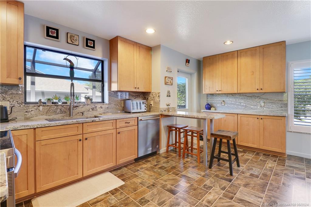 5662 SE Schooner Oaks Way