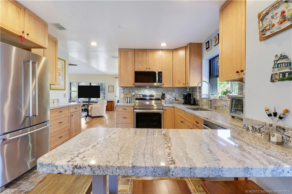 5662 SE Schooner Oaks Way