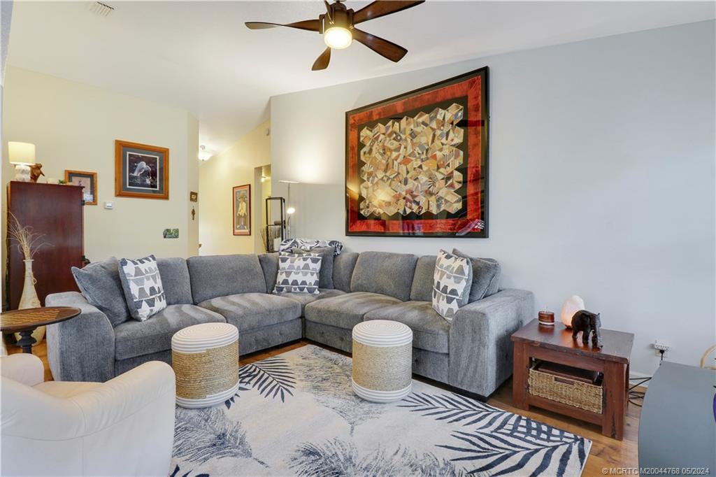 5662 SE Schooner Oaks Way