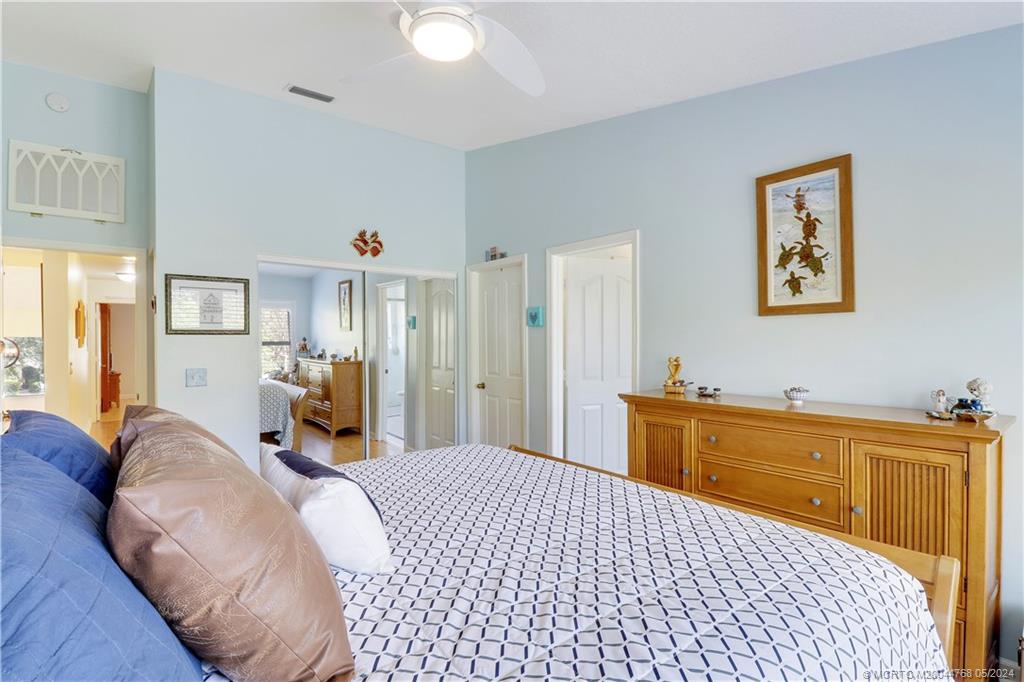 5662 SE Schooner Oaks Way