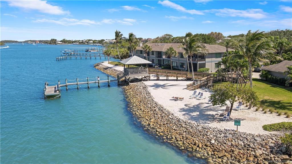 5662 SE Schooner Oaks Way