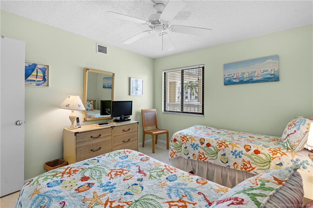 40 NE Plantation Road 202