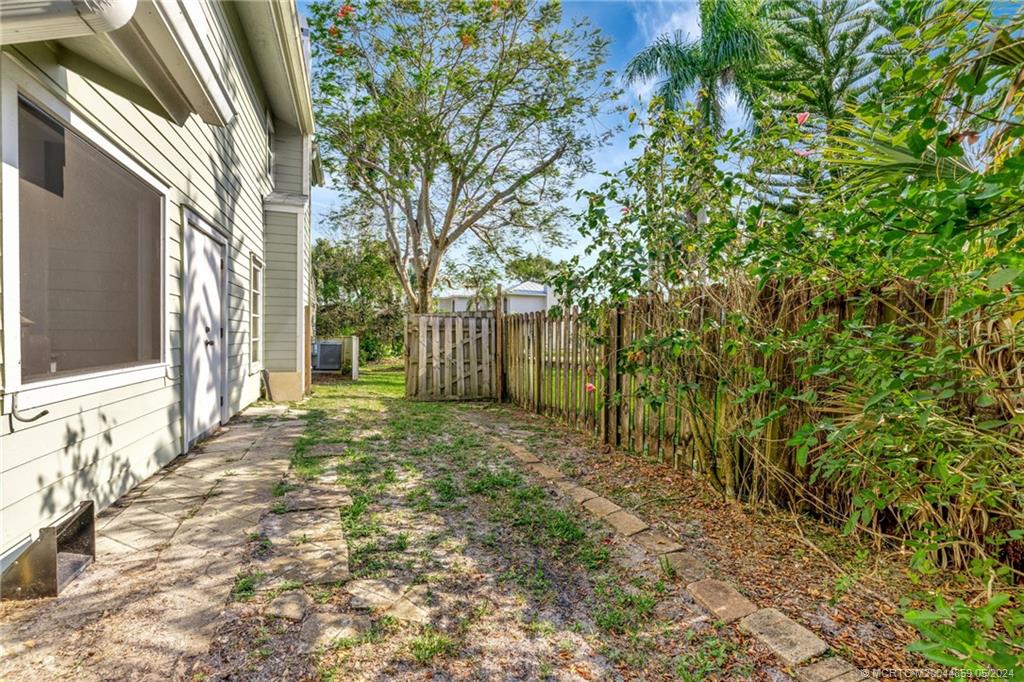 2003 NW 22nd Street