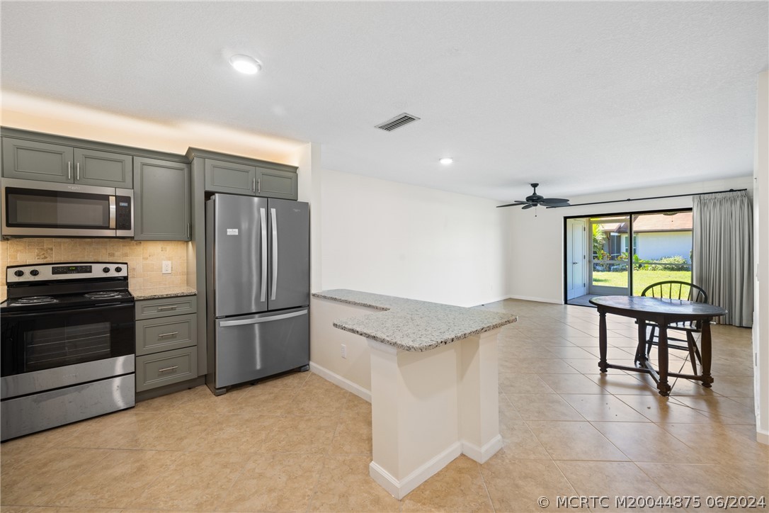 6531 SE Federal Highway N104