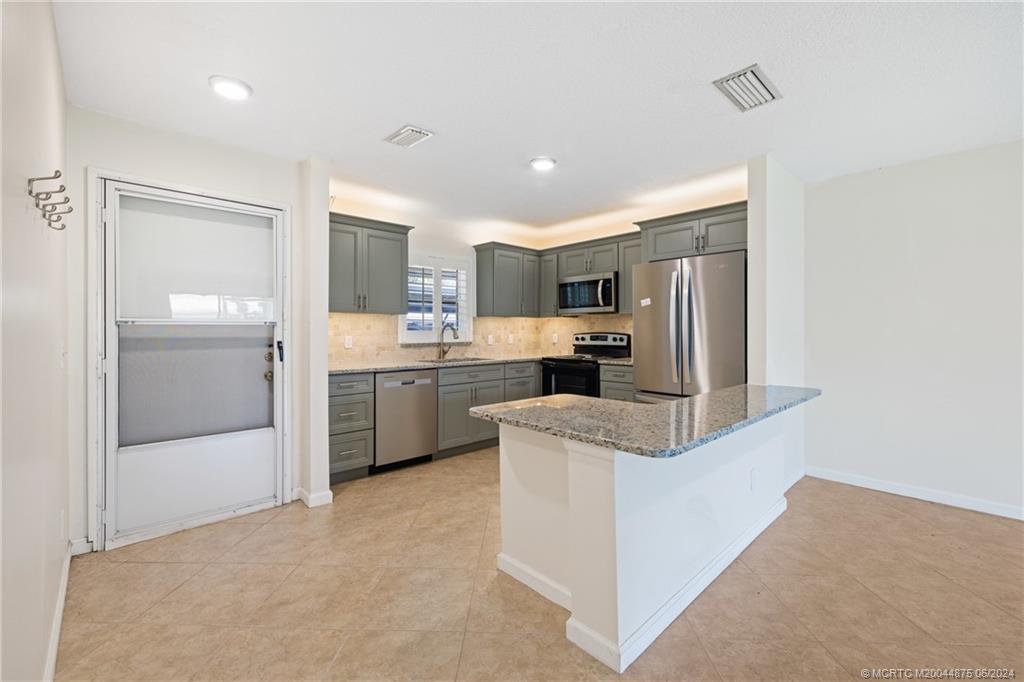 6531 SE Federal Highway N104