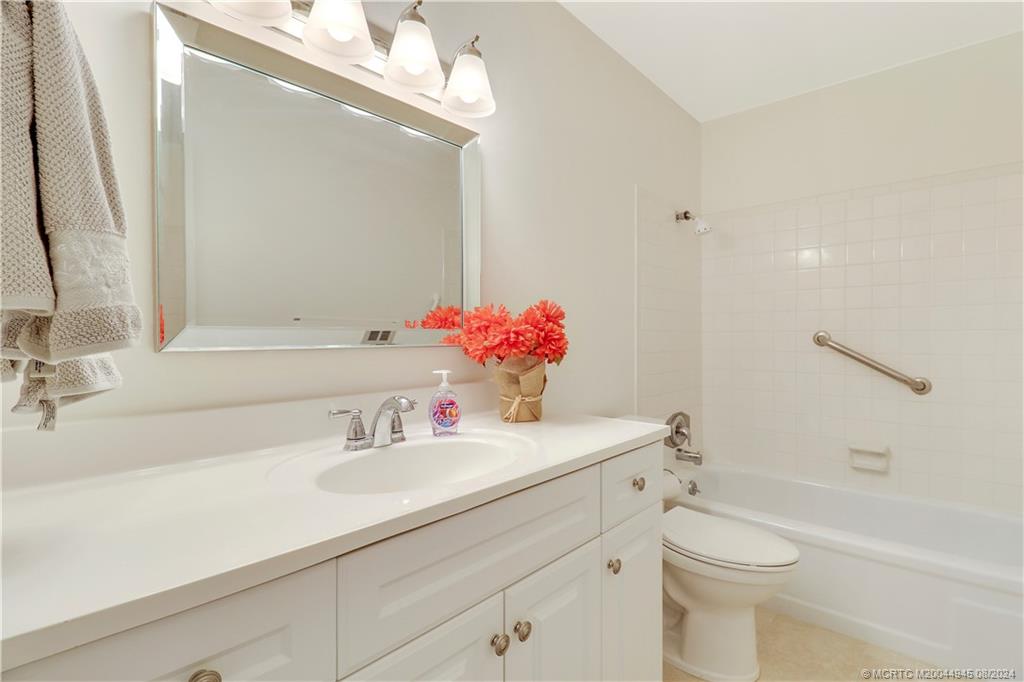 2600 SE Ocean Blvd D2