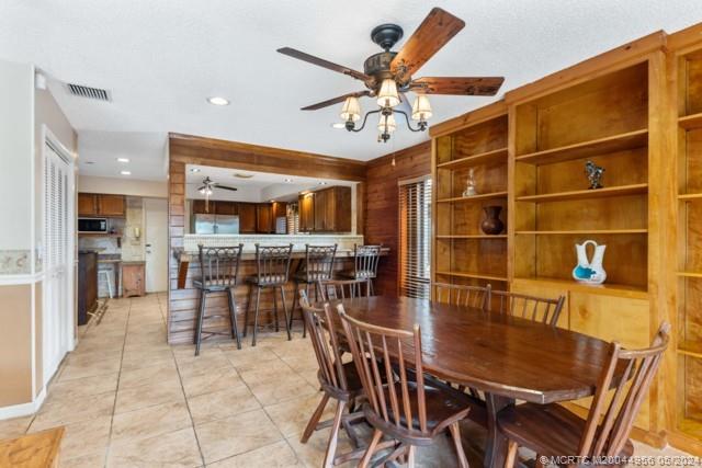 102 NE Dominican Terrace