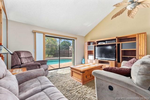 102 NE Dominican Terrace