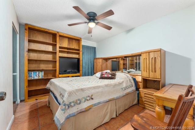 102 NE Dominican Terrace