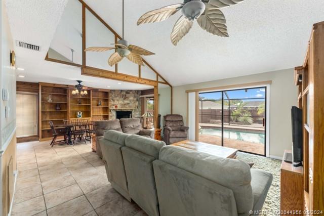 102 NE Dominican Terrace