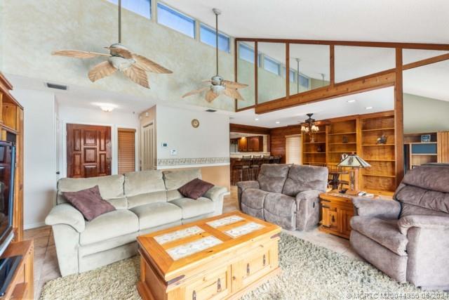 102 NE Dominican Terrace