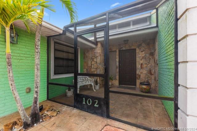 102 NE Dominican Terrace