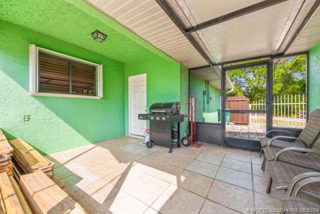 102 NE Dominican Terrace