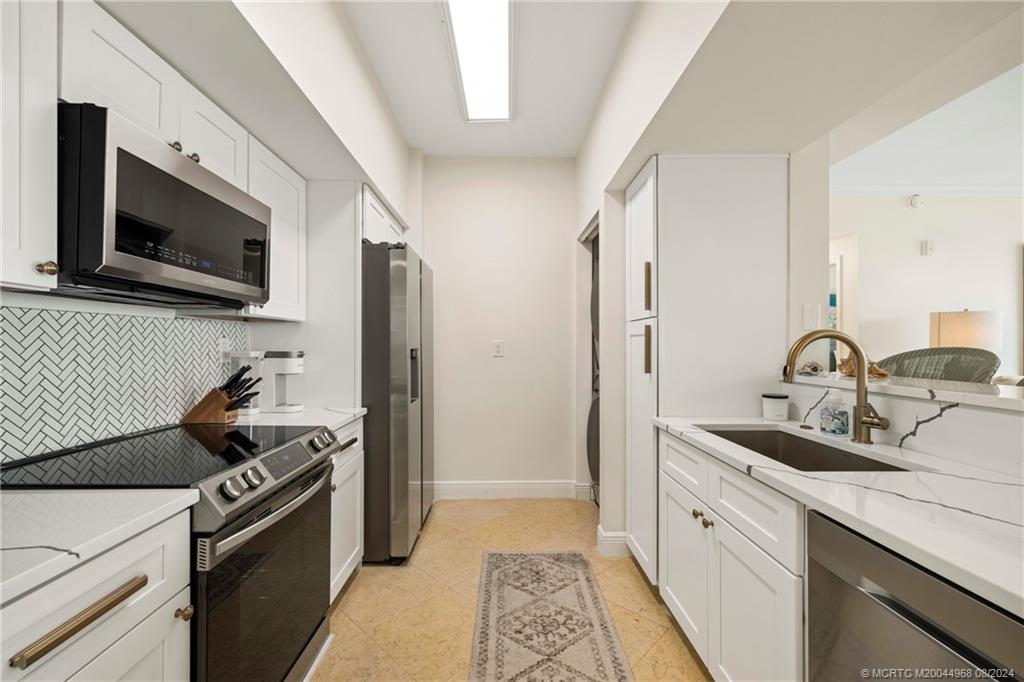 675 NW Flagler Avenue 202