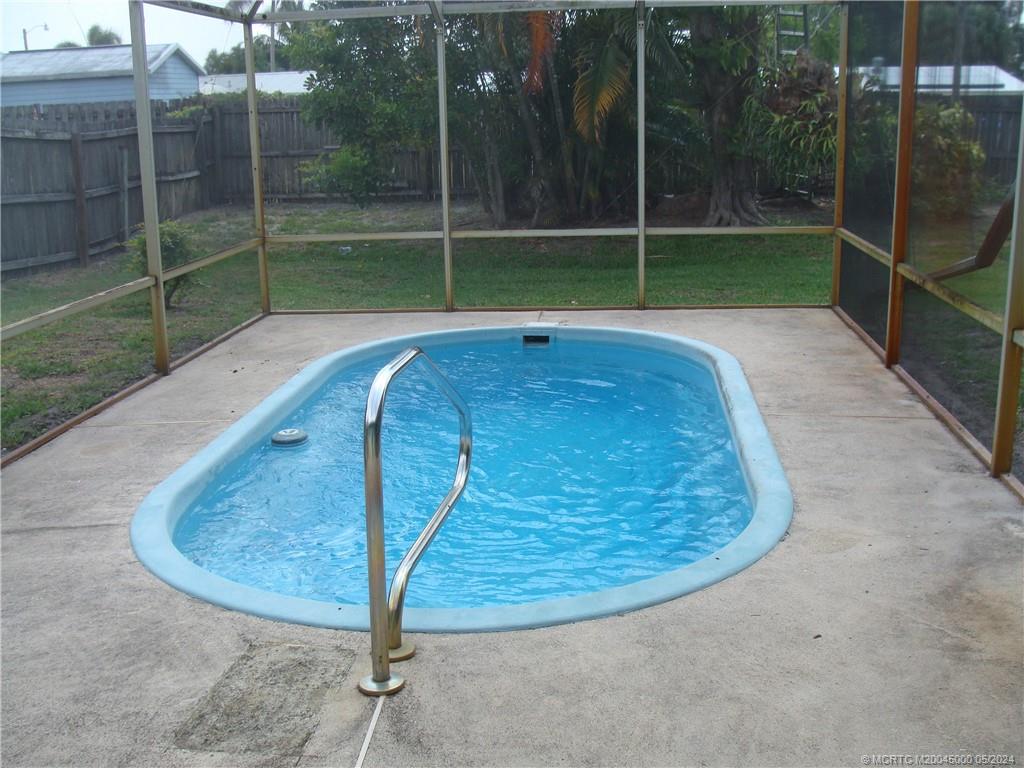 925 SE Flamingo Avenue