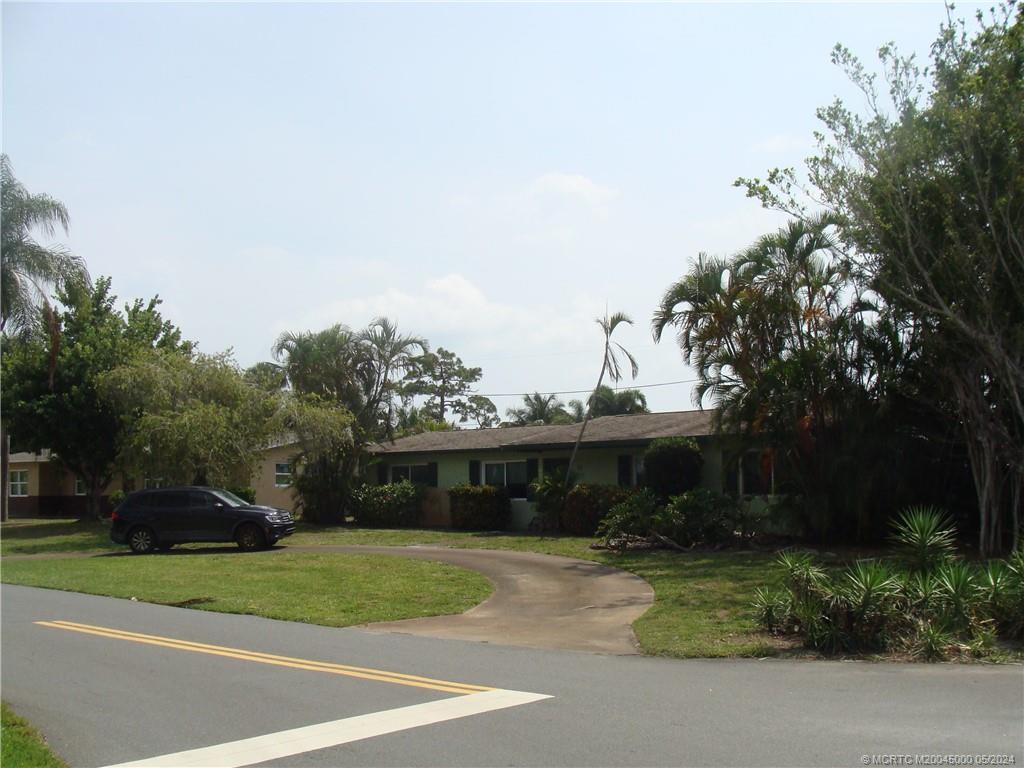 925 SE Flamingo Avenue