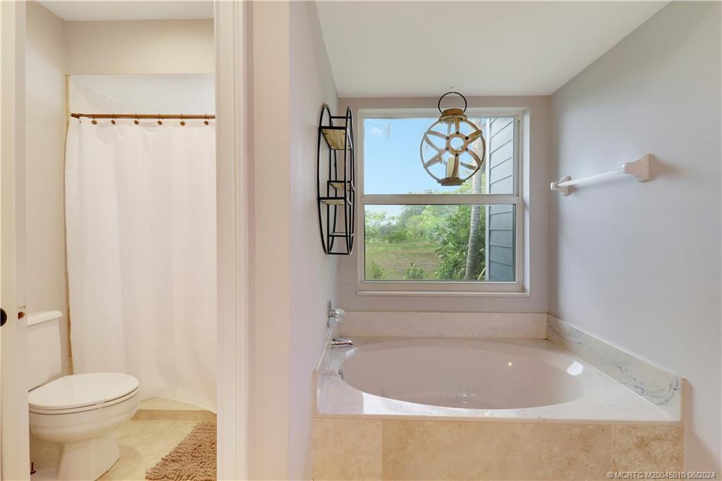 5266 SW Leeward Lane