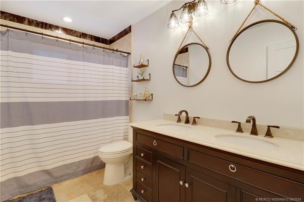 5266 SW Leeward Lane