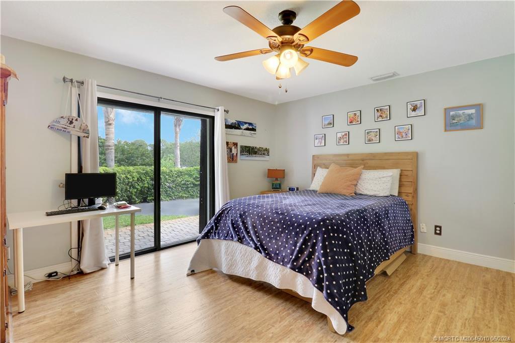 5266 SW Leeward Lane