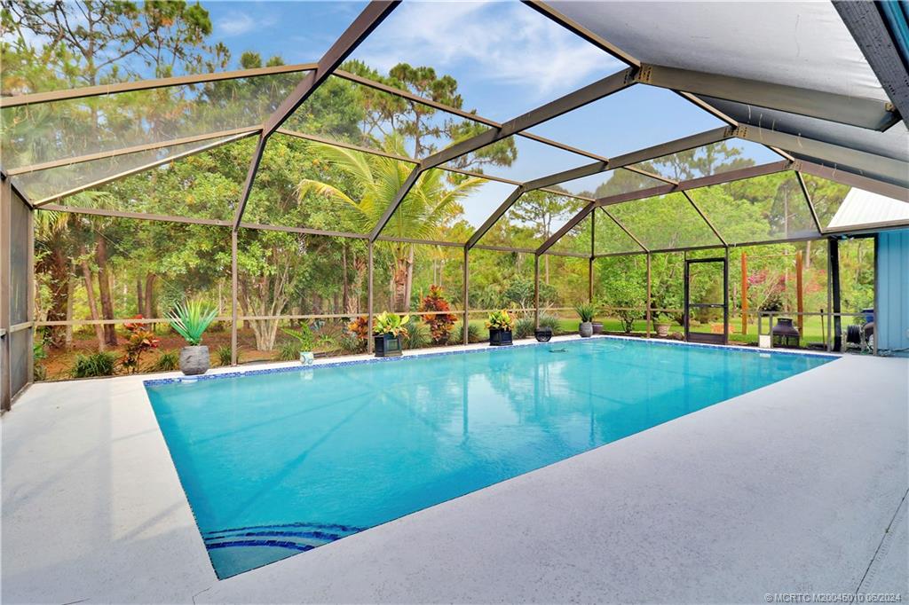 5266 SW Leeward Lane