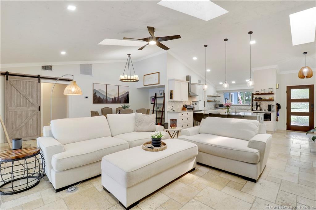 5266 SW Leeward Lane