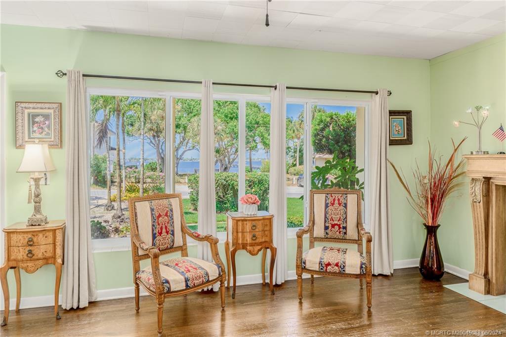 818 SE Riverside Drive