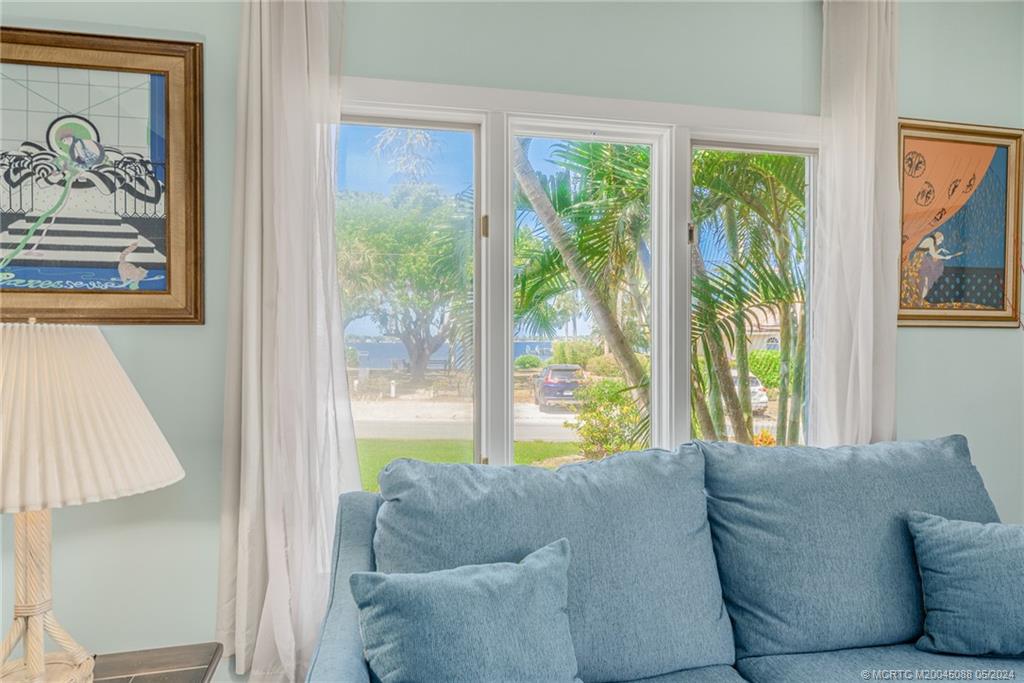 818 SE Riverside Drive