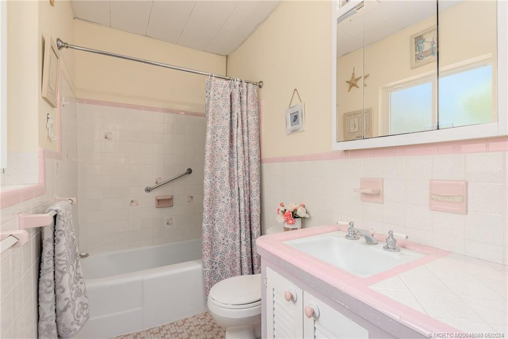 818 SE Riverside Drive