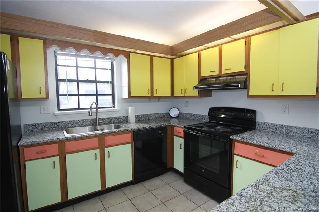 7322 SE Concord Place