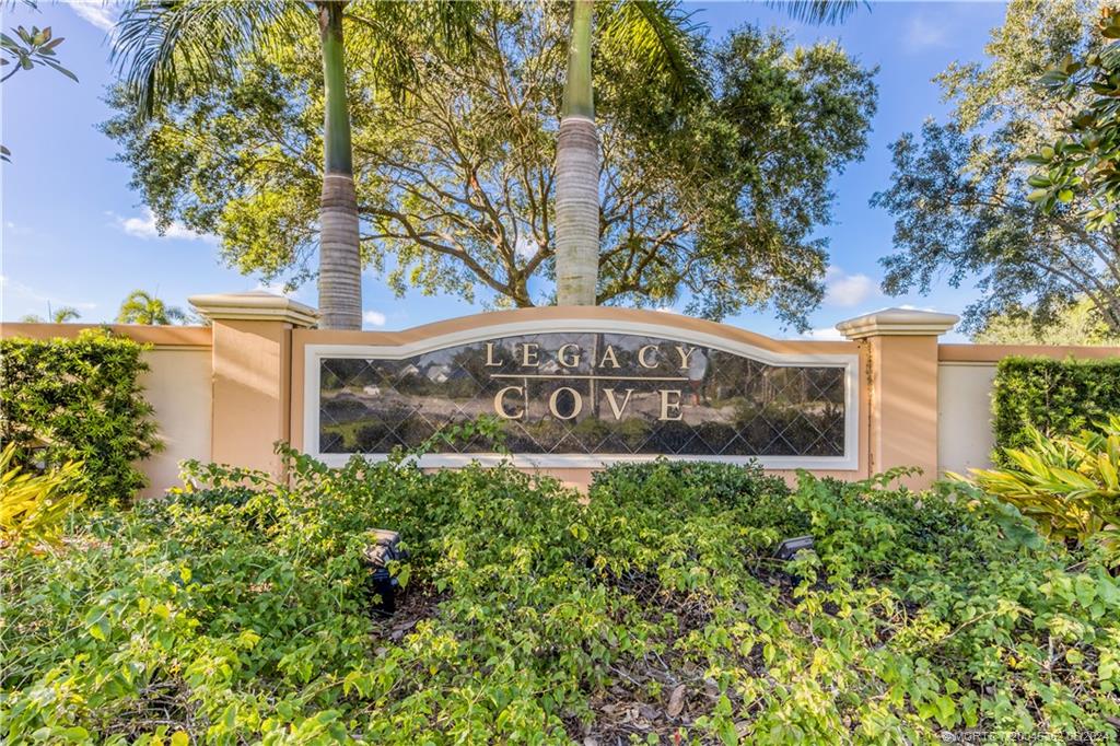 1468 SE Conference Circle