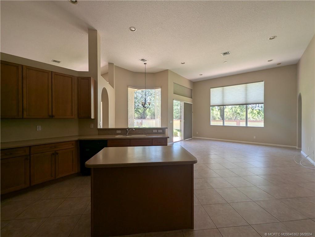 1468 SE Conference Circle