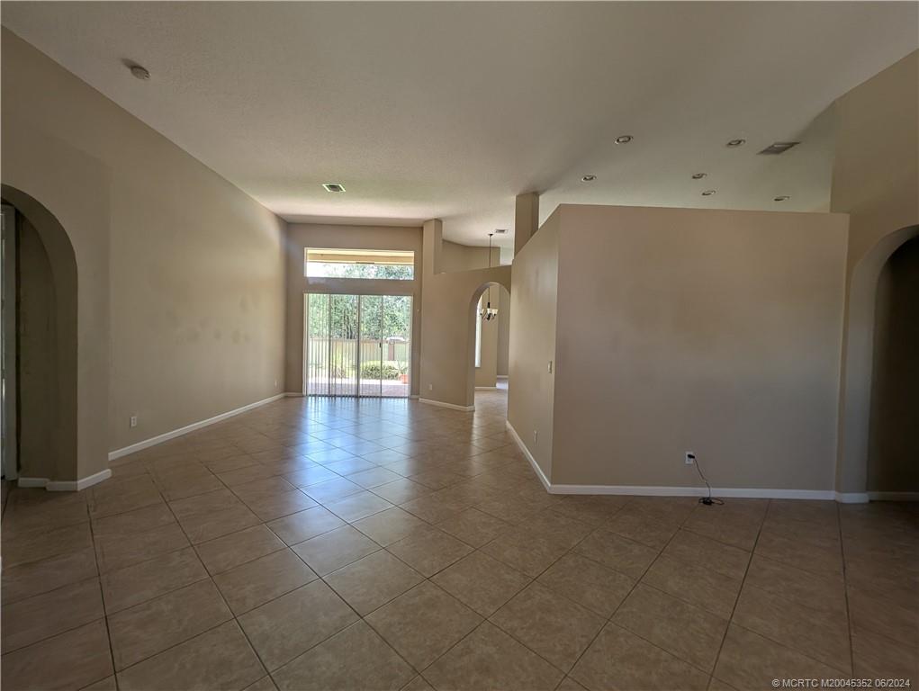 1468 SE Conference Circle