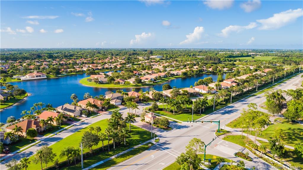 1468 SE Conference Circle