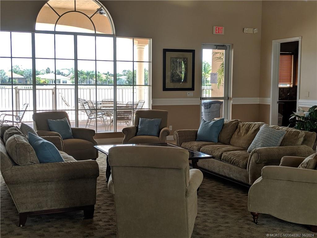 1468 SE Conference Circle