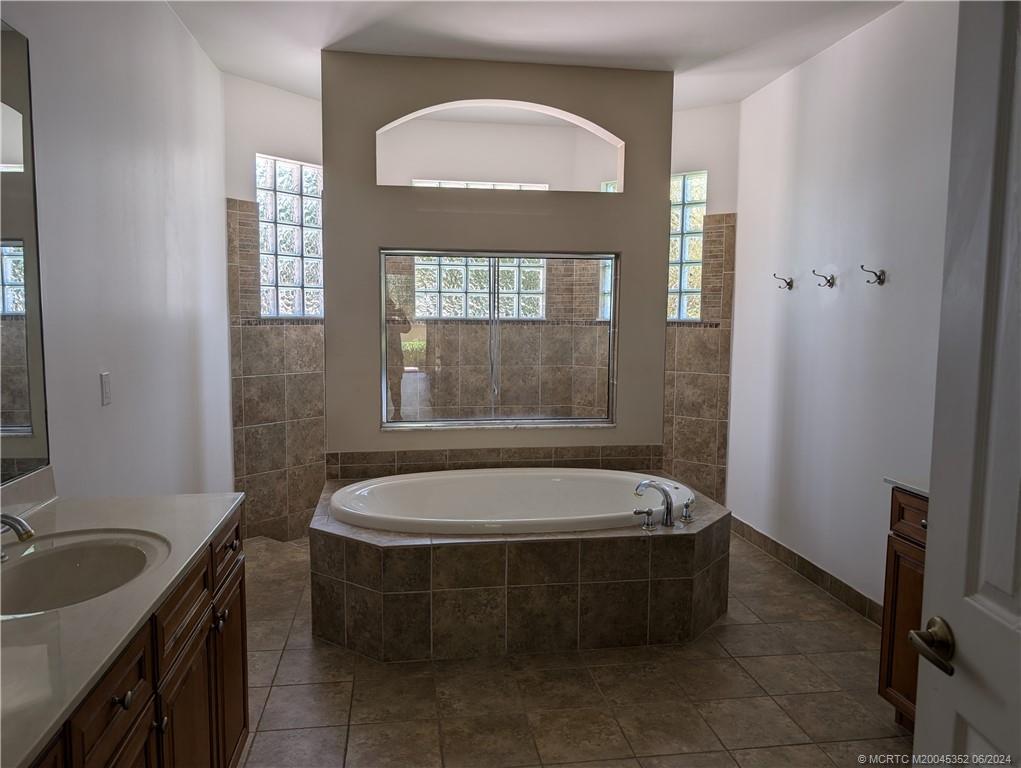 1468 SE Conference Circle