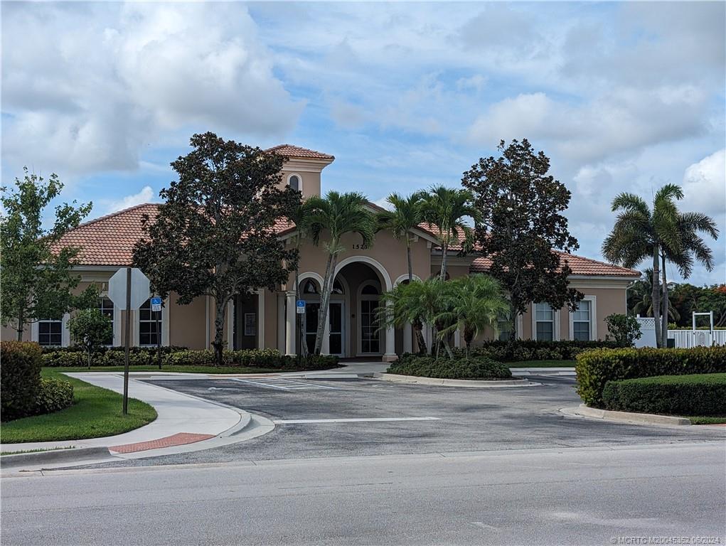 1468 SE Conference Circle