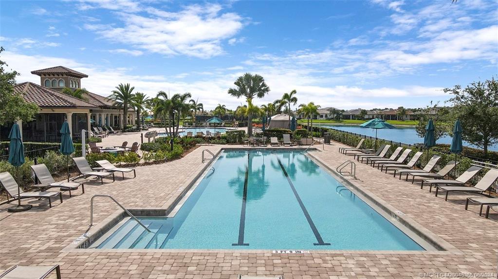 775 SE Villandry Way