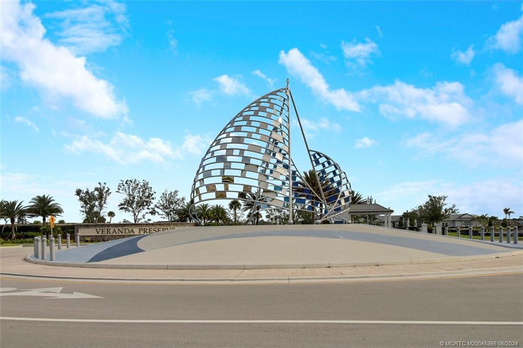 775 SE Villandry Way