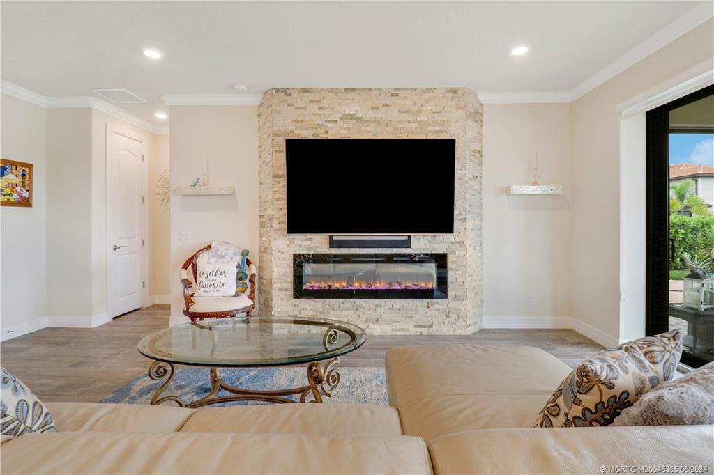 775 SE Villandry Way