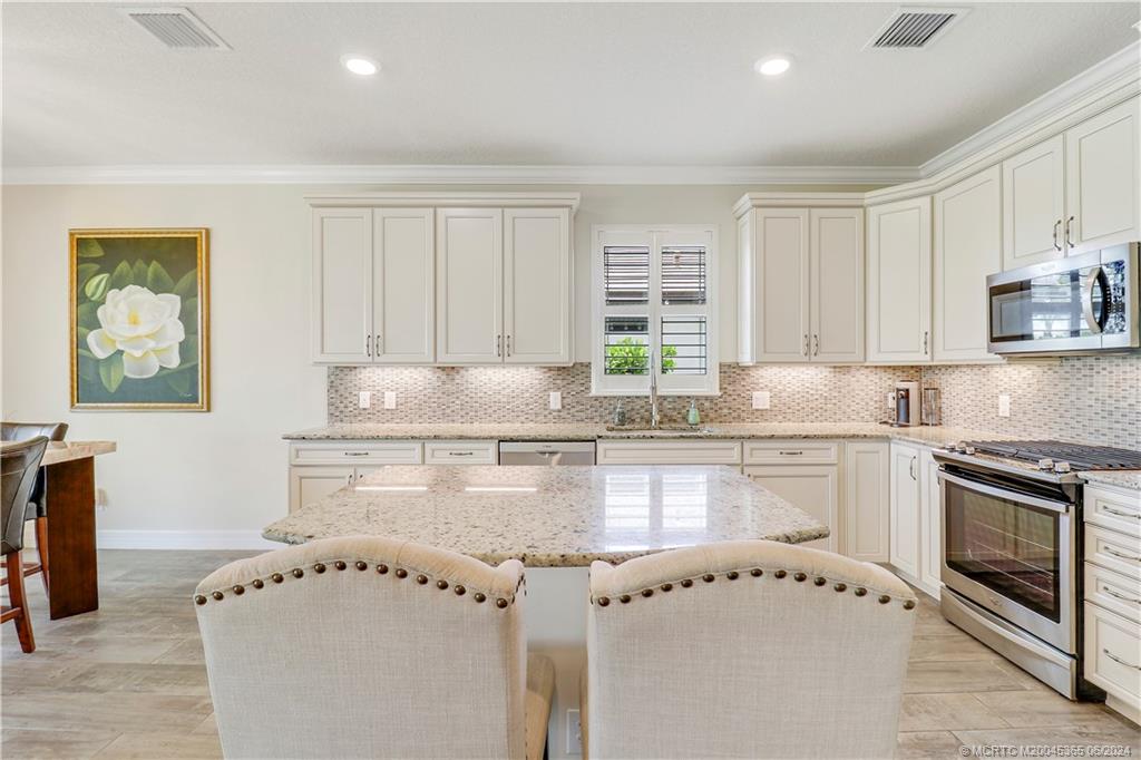 775 SE Villandry Way