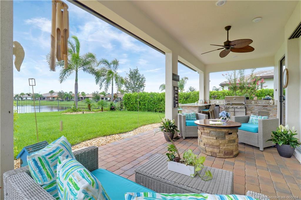 775 SE Villandry Way