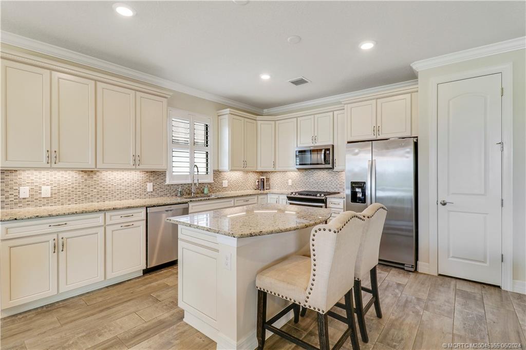 775 SE Villandry Way