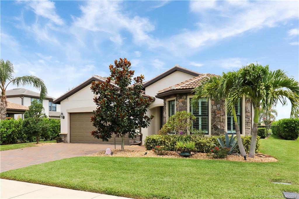 775 SE Villandry Way