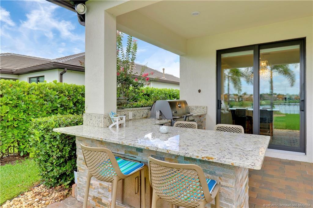 775 SE Villandry Way