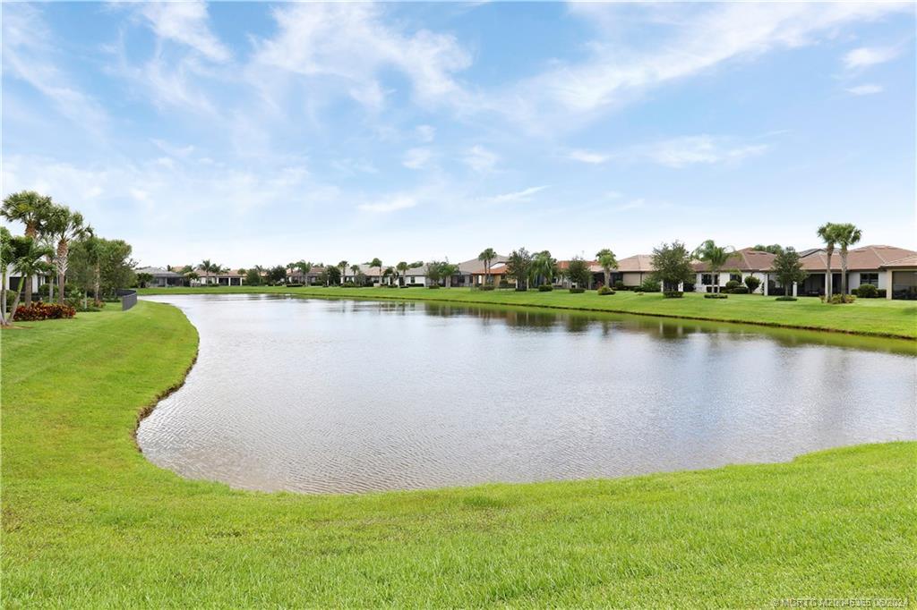 775 SE Villandry Way